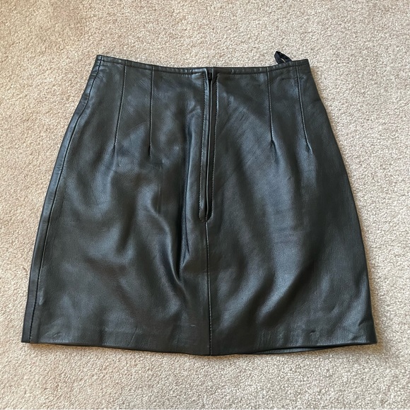 Women’s size 2 Black Jamin Leather Mini Skirt - Picture 3 of 12